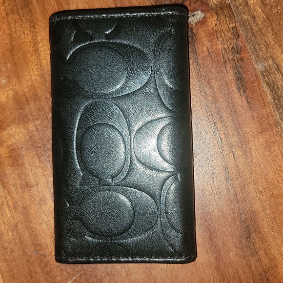 Coach - Picture 4 of 4